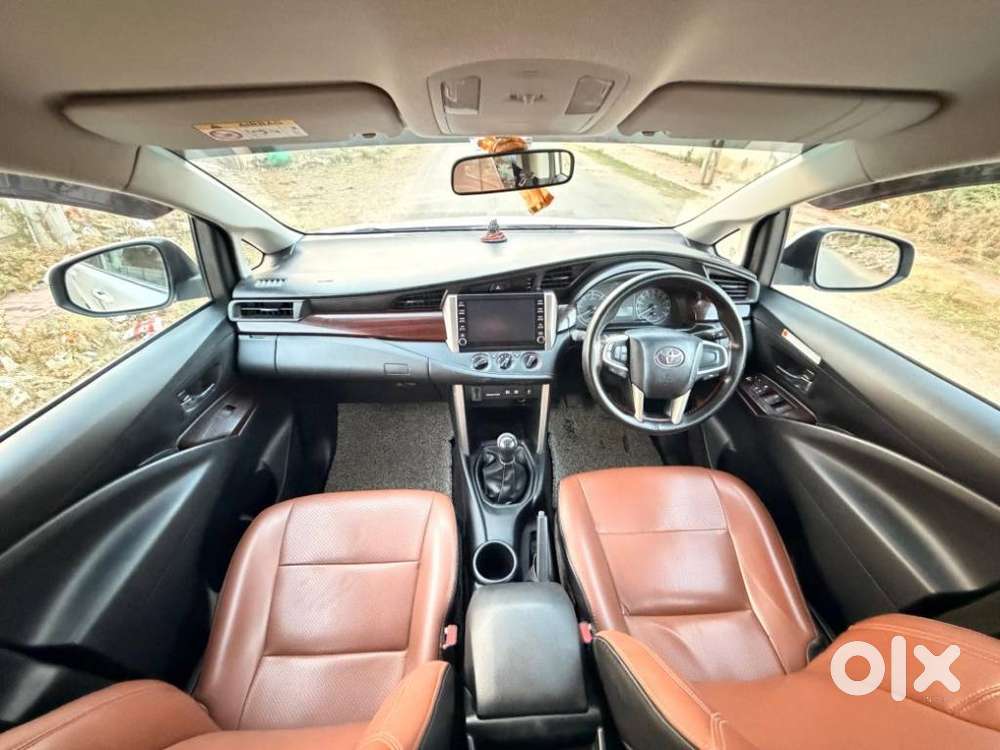 Toyota Innova Crysta 2.4 G Mt 8s, 2023, Diesel