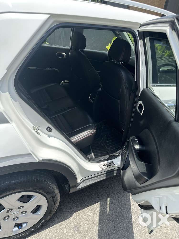 Hyundai Venue 1.2 S Plus, 2020, Petrol