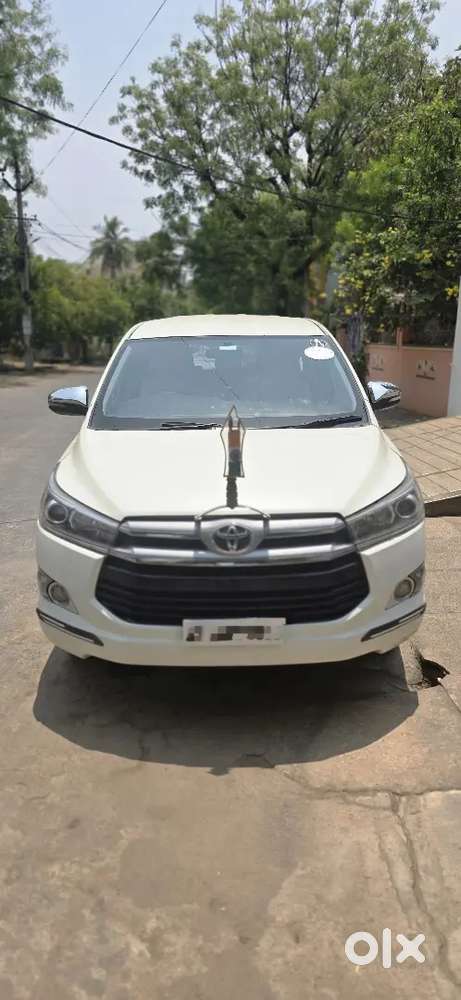 Innova Crysta V  8 Setter