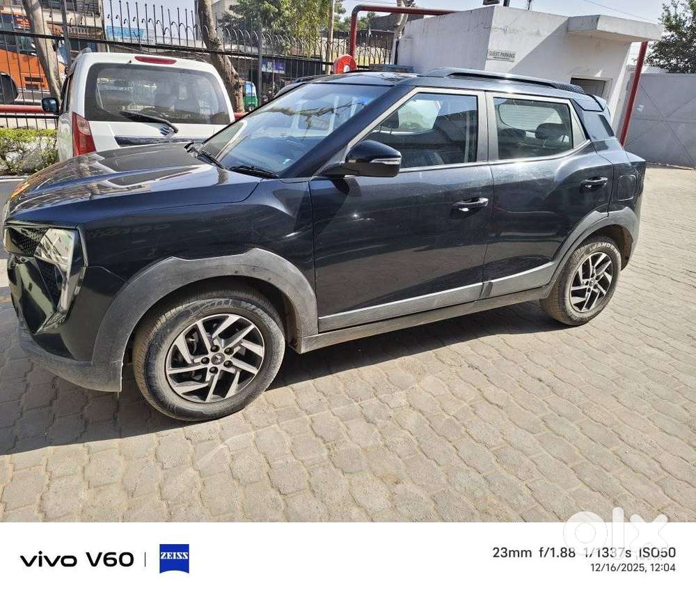 Mahindra Xuv 3xo Ax5 Pm Mt, 2024, Petrol