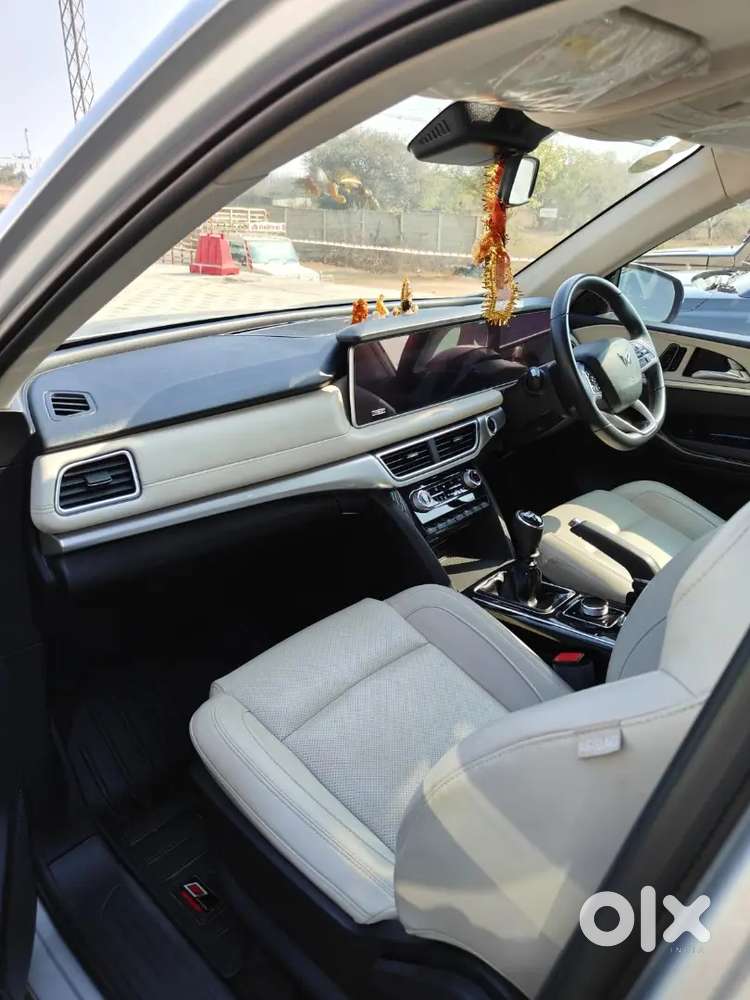 Well Maintained Car Wit Fully Showroom Track