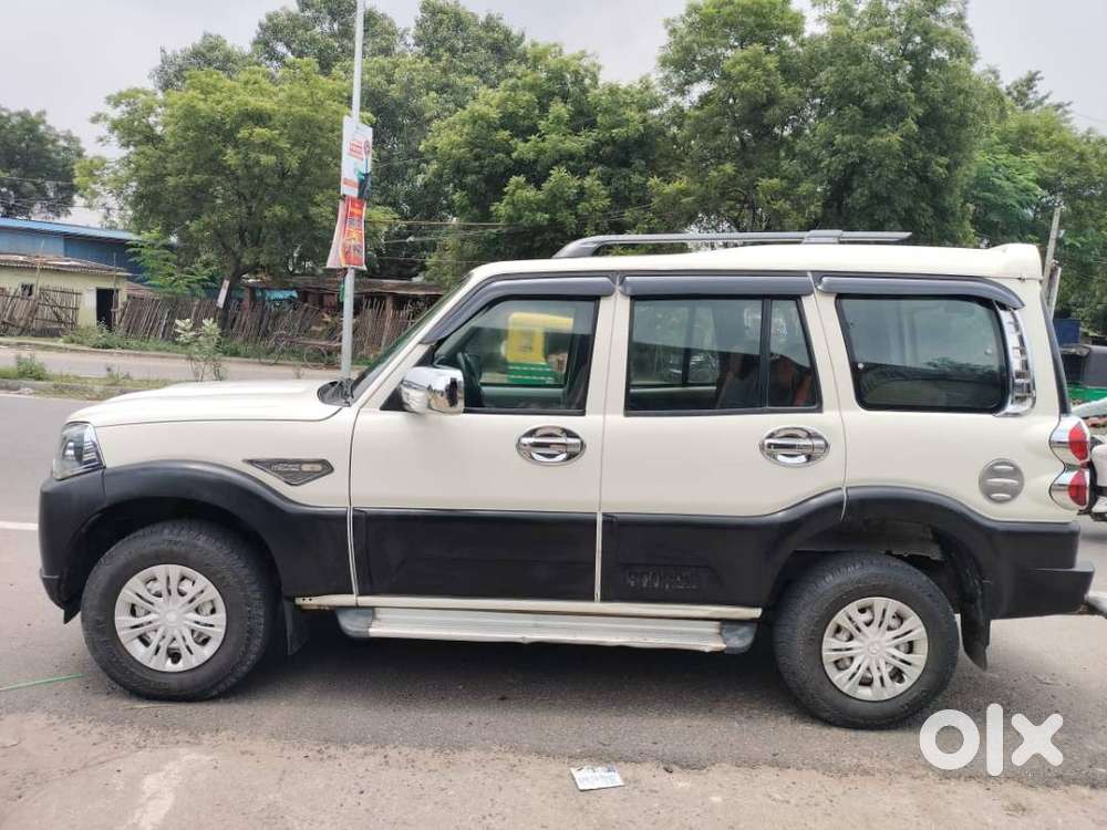 Mahindra Scorpio S3 9 Seater – Good Condition