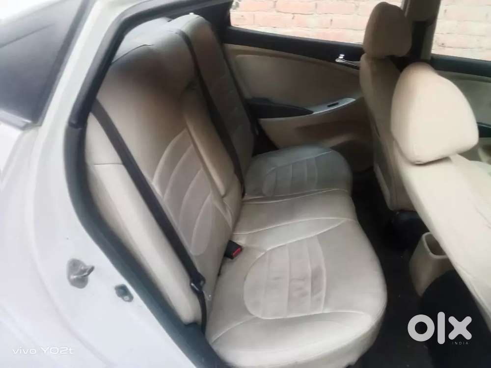 Hyundai Fluidic Verna 2011