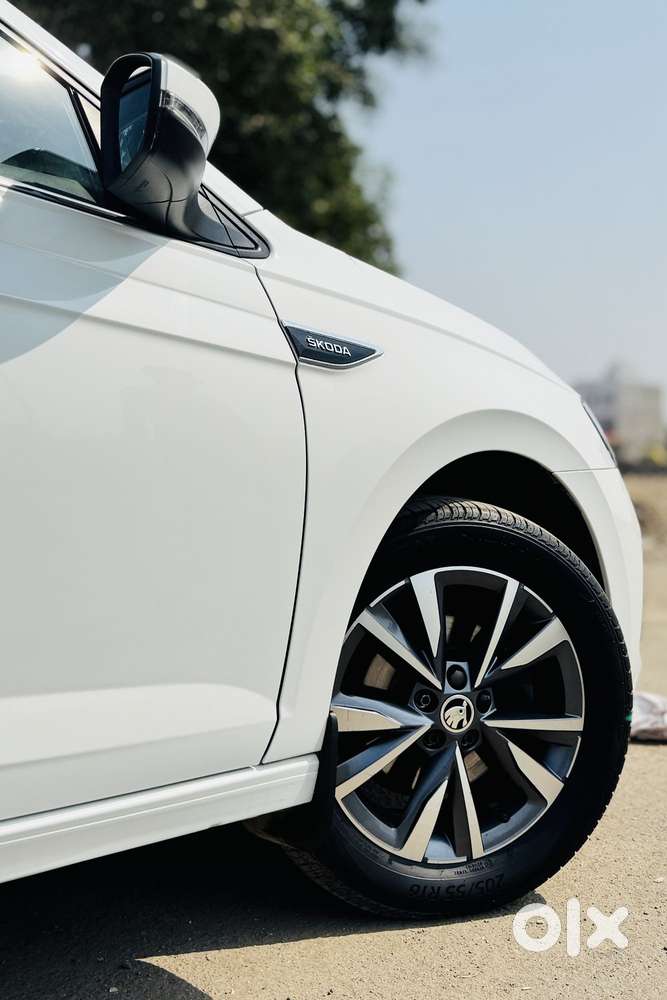 Skoda Slavia 1.0 Tsi Style At, 2023, Petrol