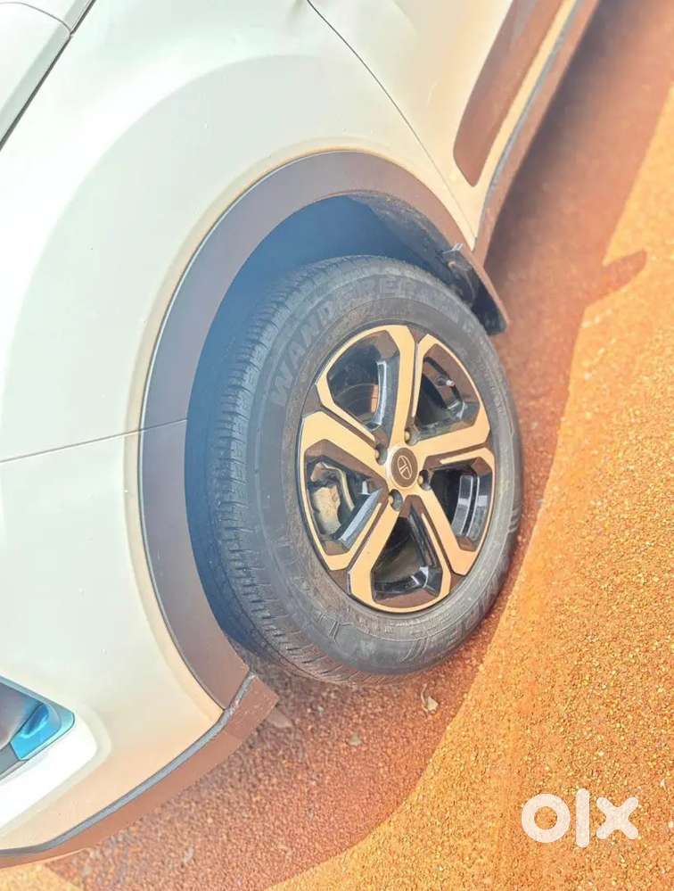 Tata Nexon Xz Plus Lux With Sunroof