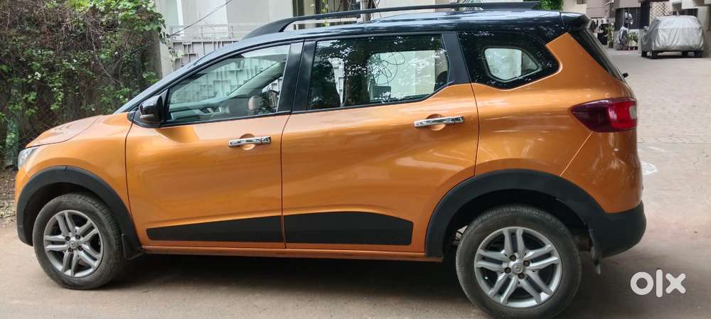 Renault Triber Rxz, 2022, Petrol