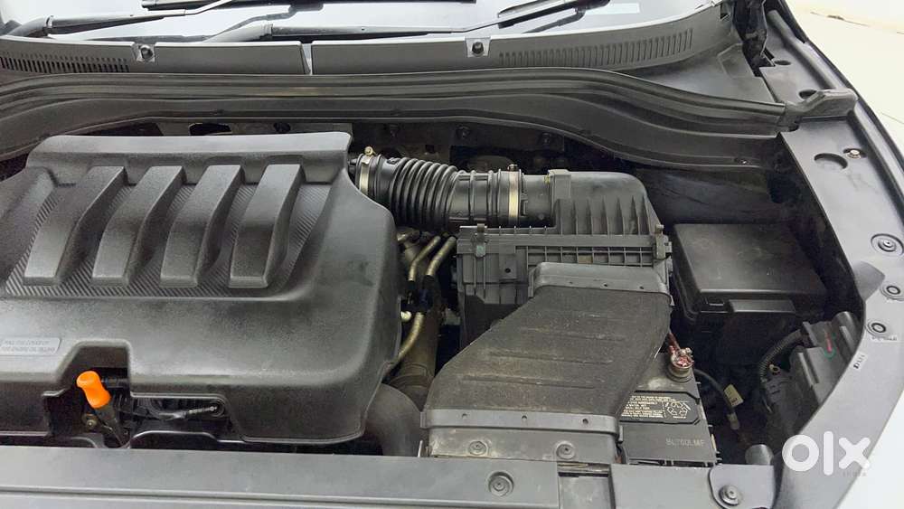 Mahindra Xuv700 2.0 Ax 7 Petrol At Str, 2022, Petrol