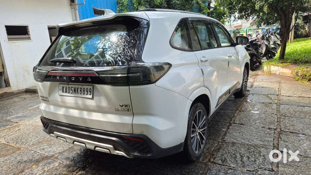 Toyota Innova Hycross 2.0 Vx Hybrid 7 Str, 2024, Petrol