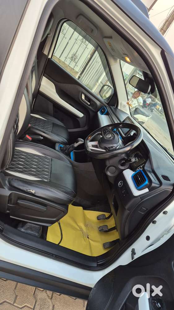 Tata Punch 1.2 Revotron Creative Dual Tone, 2022, Petrol