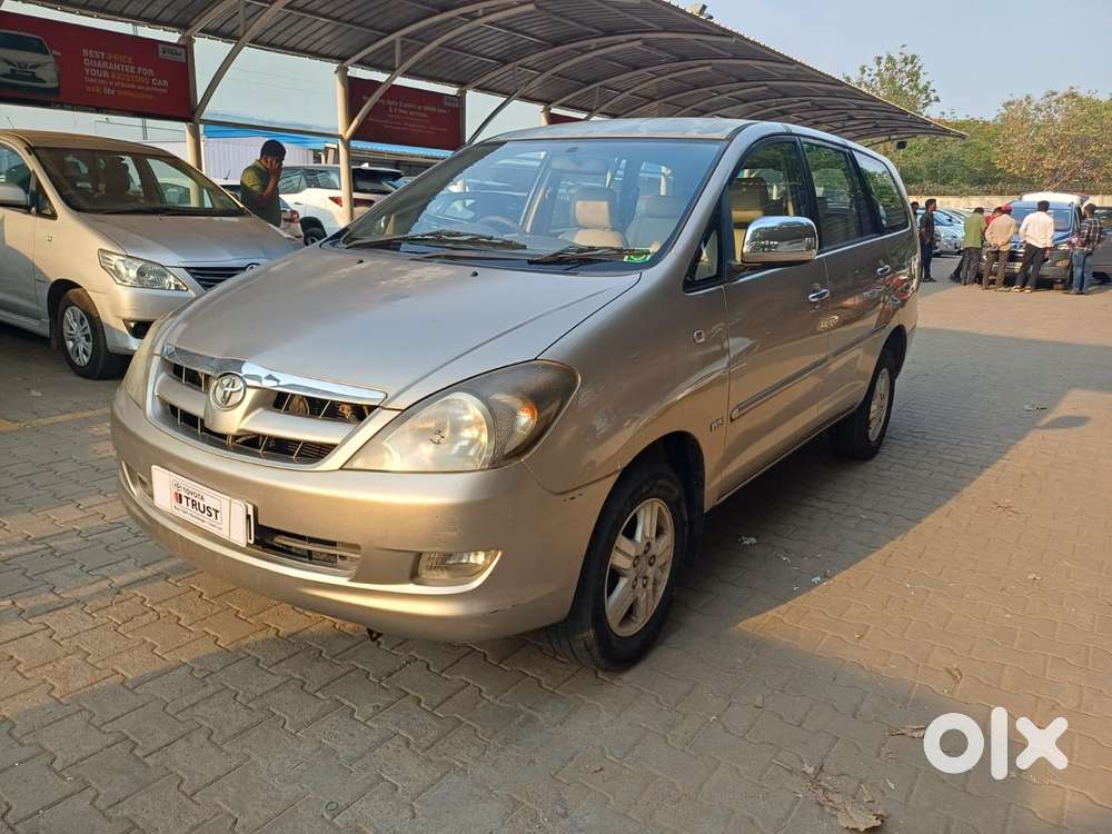 Toyota Innova Crysta 2.7 V, 2006, Petrol