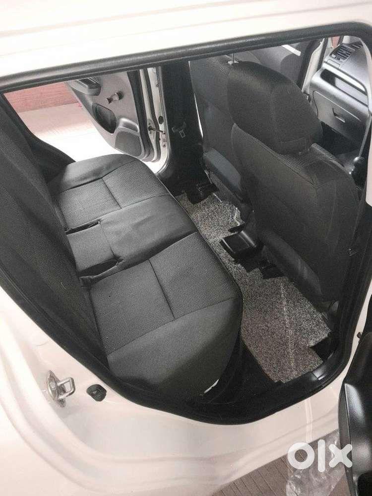 Maruti Suzuki Swift Lxi Optional-o, 2017, Petrol