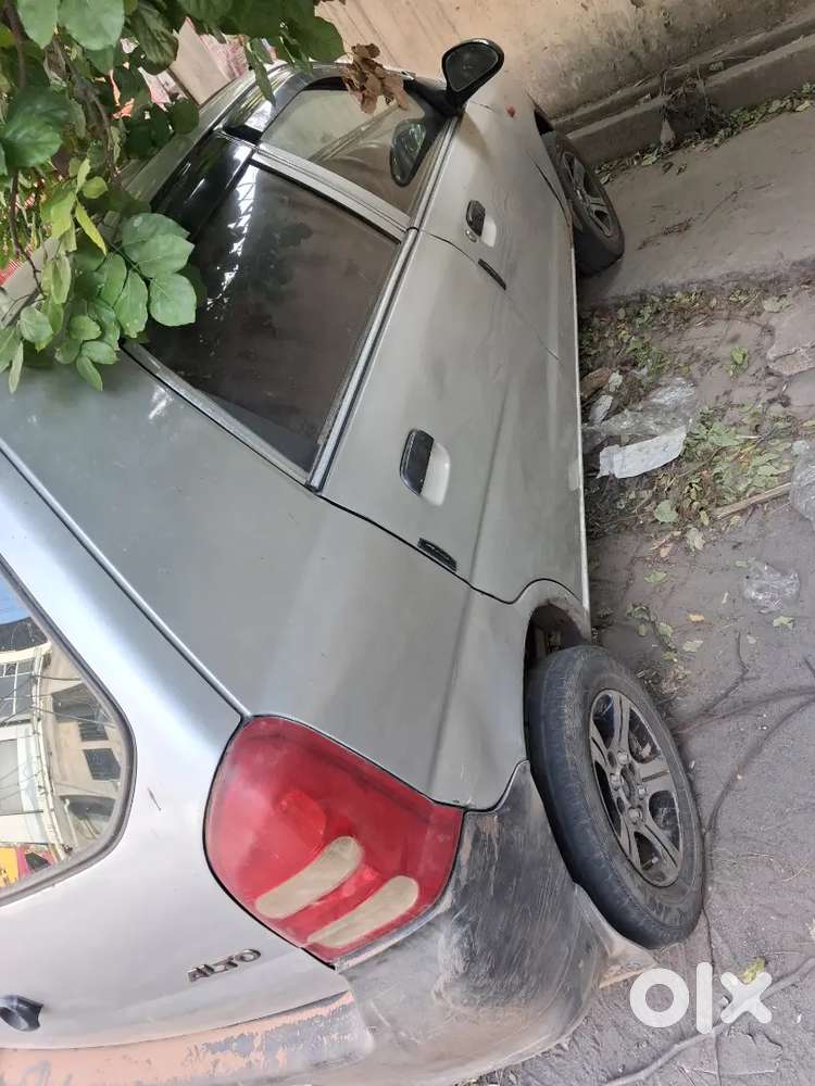 Power Staring  Music System  Center Locking  Alloys  Wheel  Silence