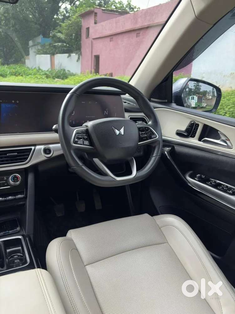 Mahindra Xuv700 2.2 Ax 7 Diesel At Luxury Pack Str, 2023, Diesel