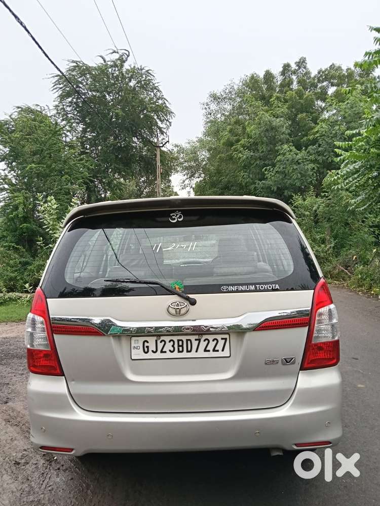 Toyota Innova 2.5 Vx 8 Seater Bs Iv, 2016, Diesel