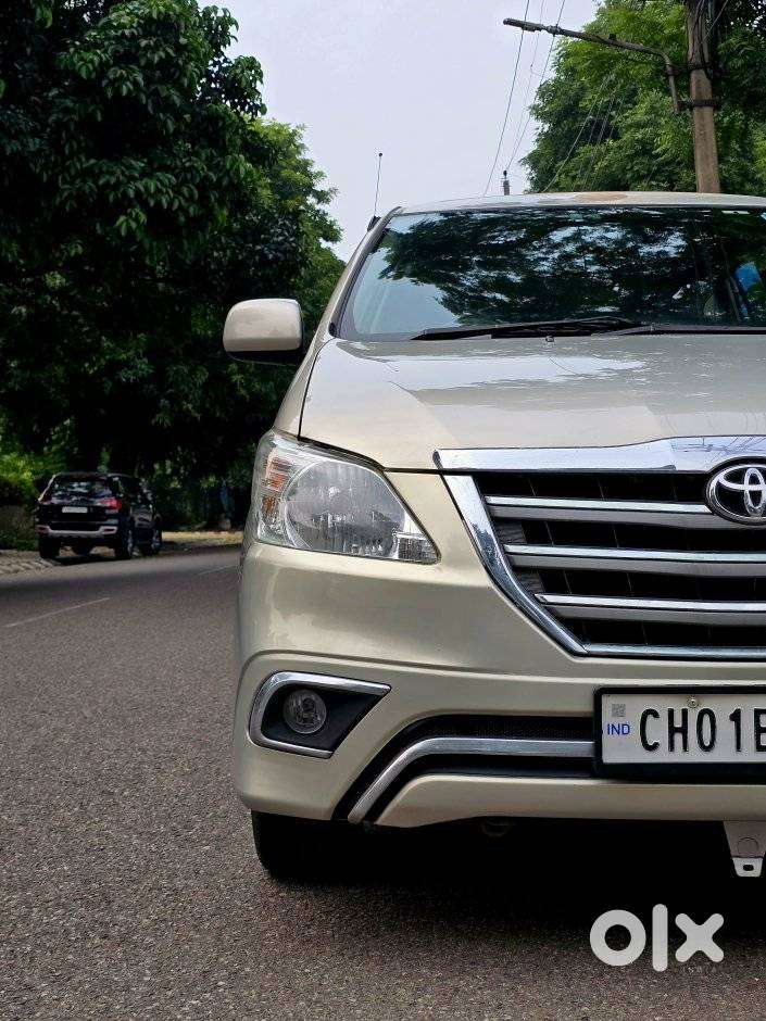Toyota Innova 2.5 G (diesel) 7 Seater Bs Iv, 2015, Diesel