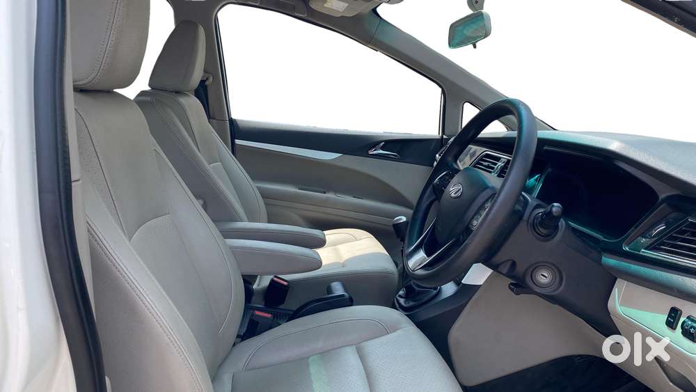 Mahindra Marazzo M8, 2018, Diesel