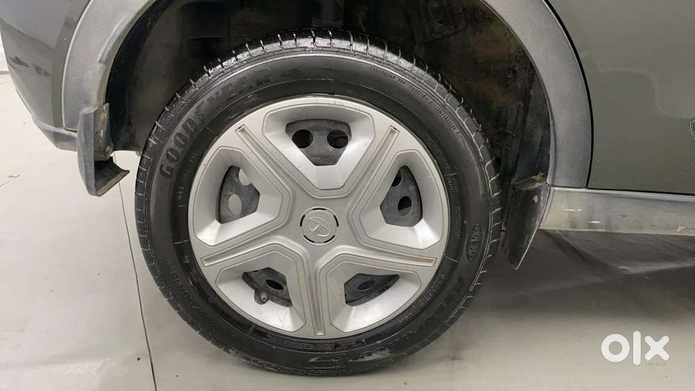 Tata Nexon 1.2 Revotron Xm (s), 2022, Petrol