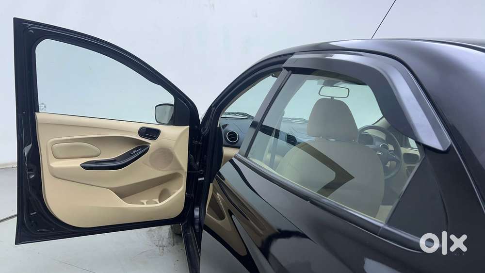 Ford Figo Aspire Titanium, 2017, Petrol
