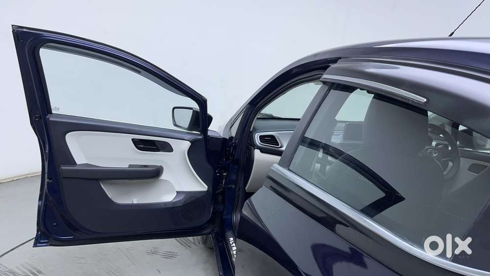 Tata Altroz 1.2 Xt, 2023, Petrol