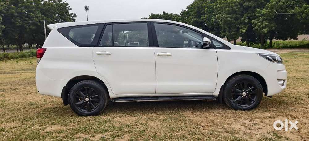 Toyota Innova Crysta 2.4 Gx Limited Edition 7 Str, 2023, Diesel