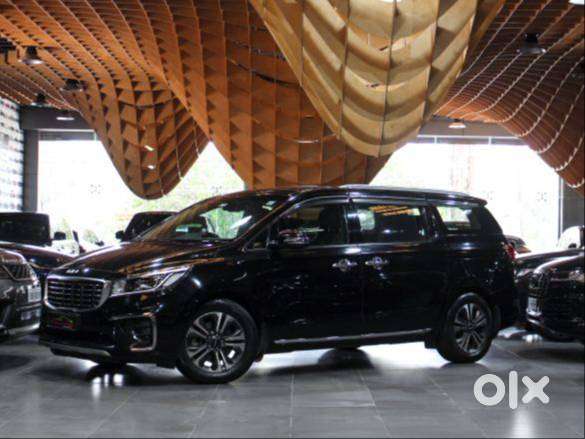 Kia Carnival Limousine + - Clean Car