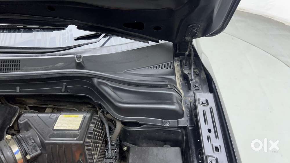 Mahindra Xuv300 W6, 2022, Petrol