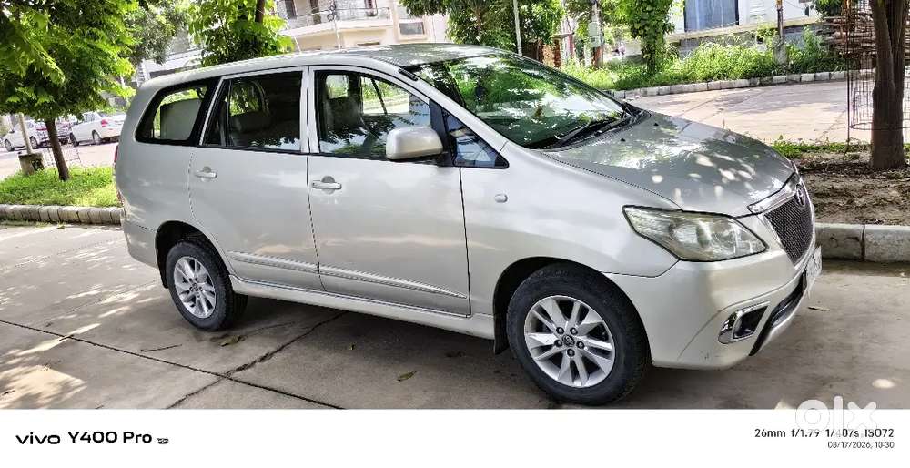 Toyota Innova 2.5 G 2014
