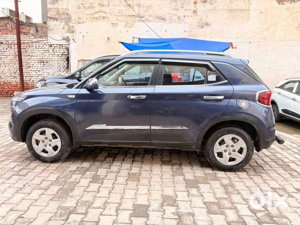 Hyundai Venue S 1.2 Petrol, 2022, Petrol