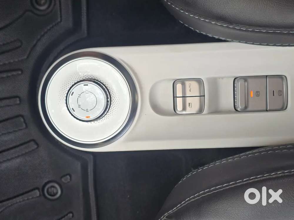 Mg Comet Ev 2024 Electric 2400 Km Driven