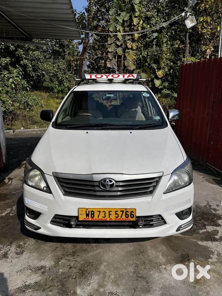 Toyota Innova 2.5 G (diesel) 8 Seater Bs Iv, 2015, Diesel