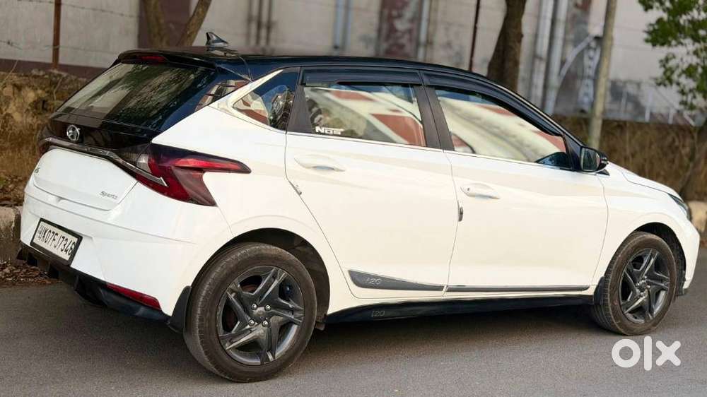 Hyundai I20 Sportz 1.2 Mt Dual Tone, 2023, Petrol