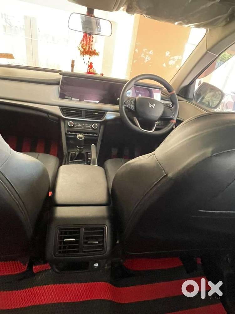 Mahindra Xuv700 2022 Diesel Well Maintained