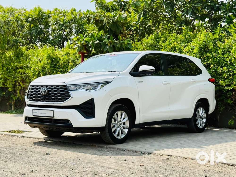 Toyota Innova Hycross 2.0 Vx (o) Hybrid 8 Str, 2024, Petrol