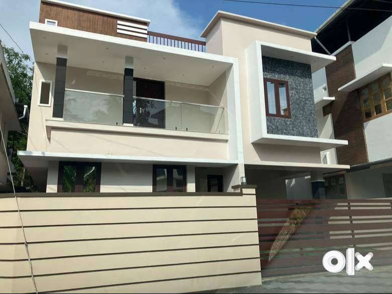 4BHK+ in Kakkanad