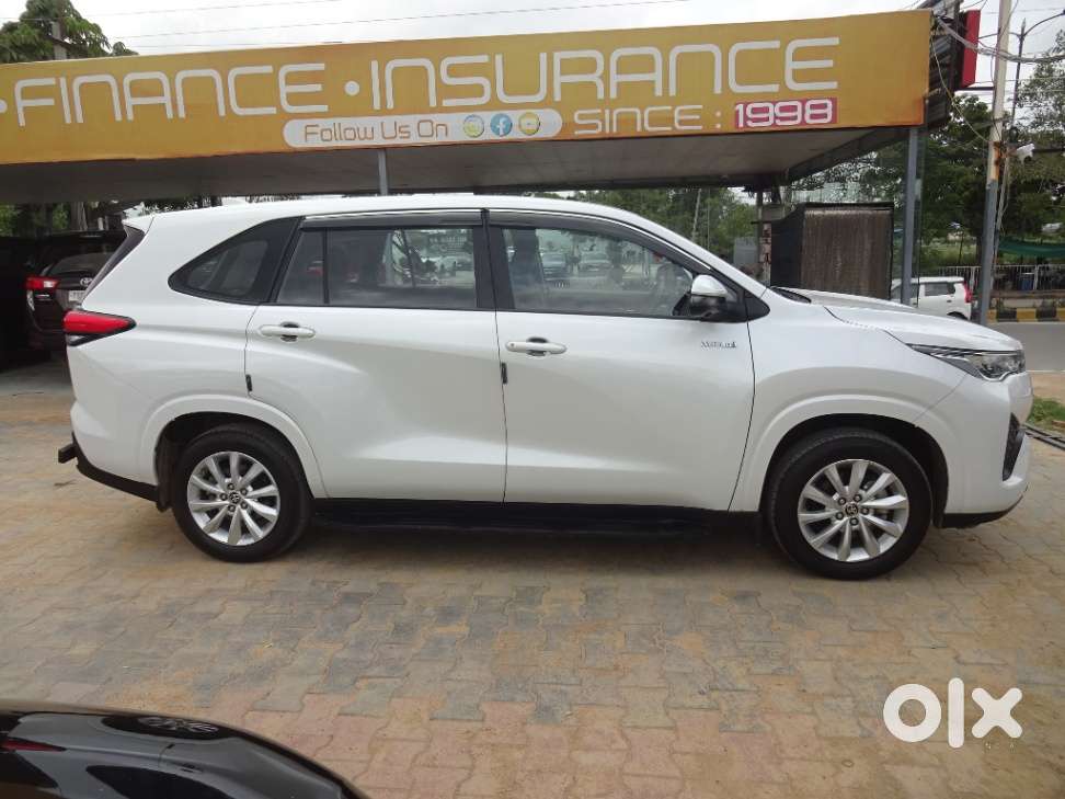 Toyota Innova Hycross 2.0 Vx Hybrid 8 Str, 2024, Petrol