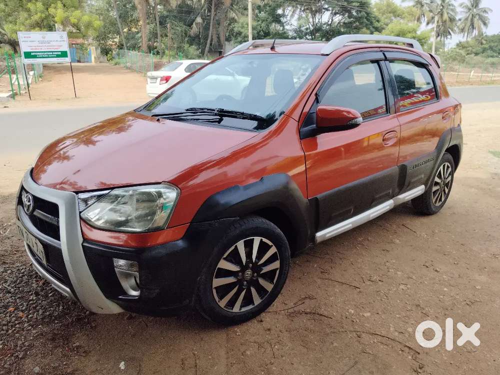 **toyota Etios Liva Cross 2015 – Sporty Orange – Excellent Condition**