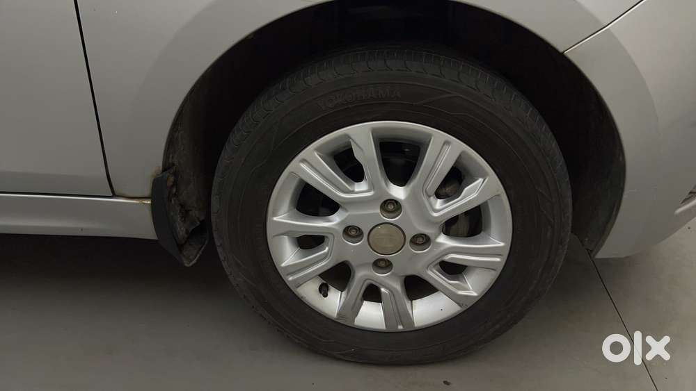 Tata Tiago Xza, 2018, Petrol