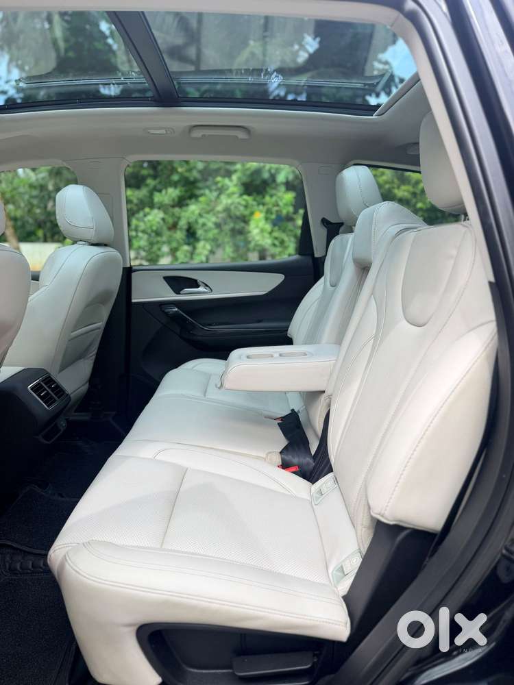 Mahindra Xuv700 2.2 Ax 7 Diesel At Str, 2024, Diesel