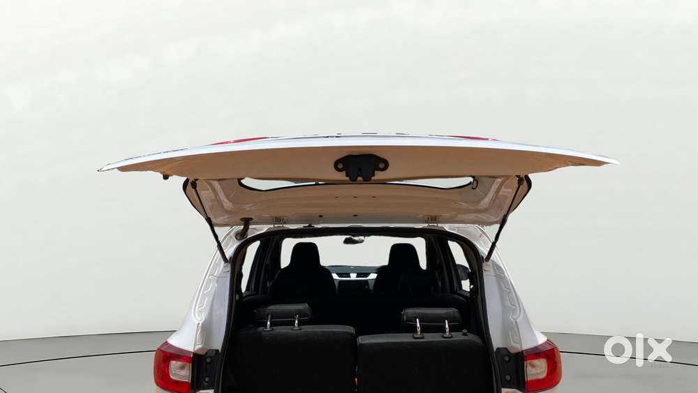 Renault Triber Rxz, 2021, Petrol