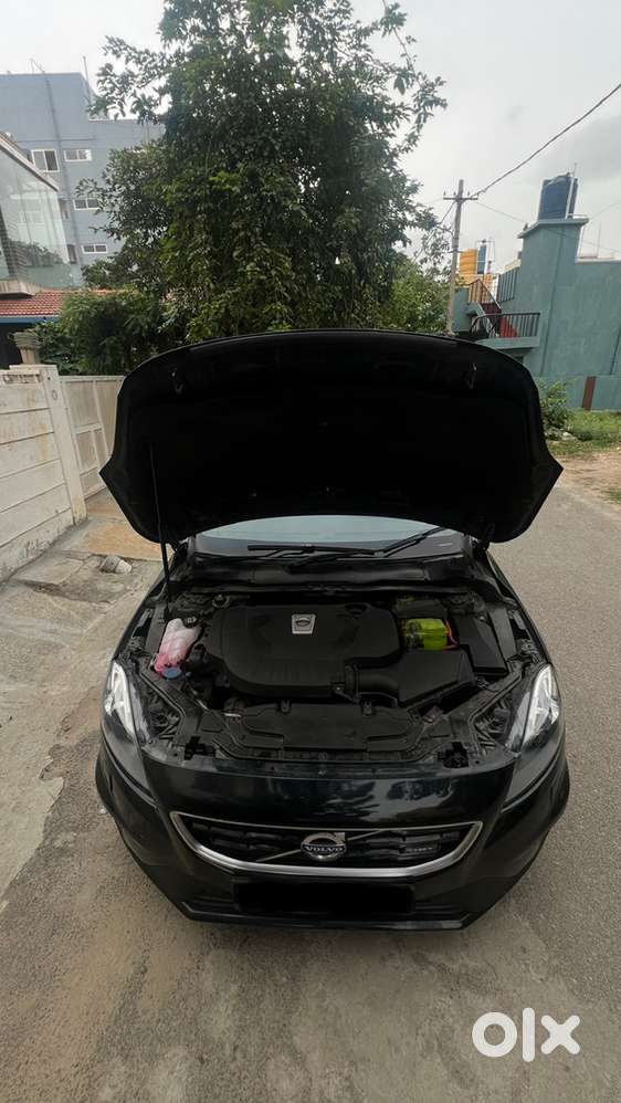 Volvo V40 D3 R-design 2015  2.0 Diesel  Hr - Registered