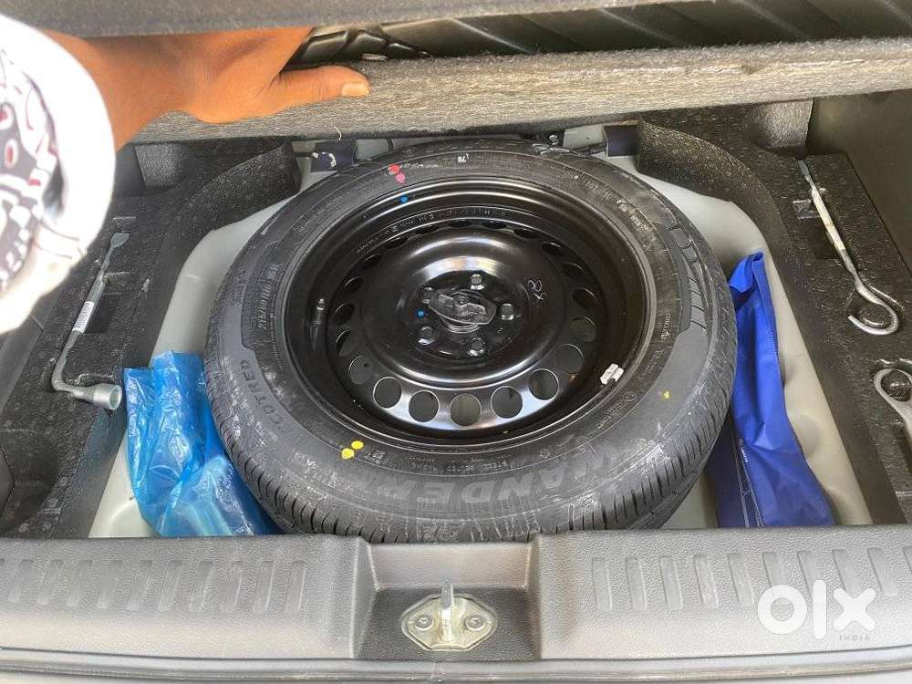 Maruti Suzuki Brezza 1.5 Zxi Plus At Smart Hybrid, 2023, Petrol