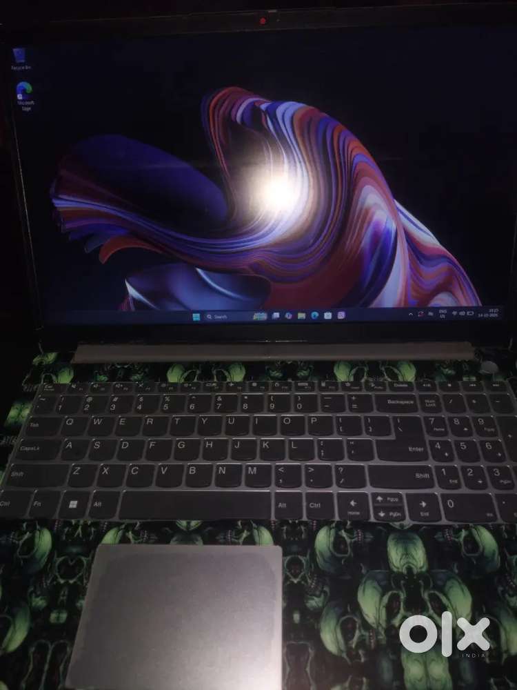 Lenovo IdeaPad rayzen 3 8GB Ram 2GB graphics card 512GBssd