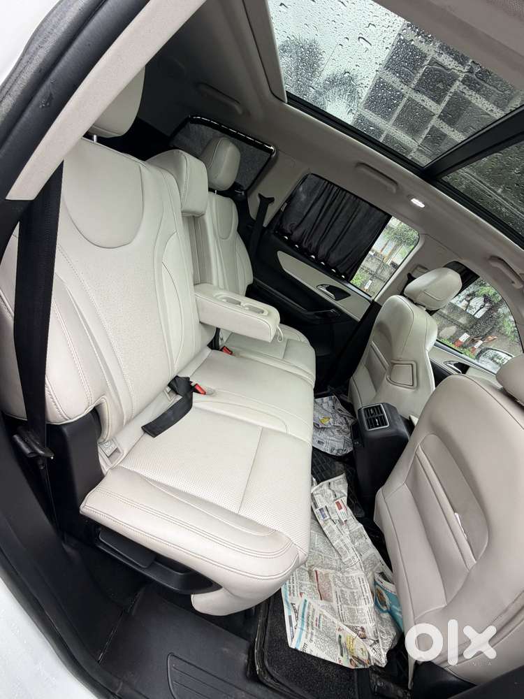 Mahindra Xuv700 Ax7l 6 Str At, 2023, Diesel