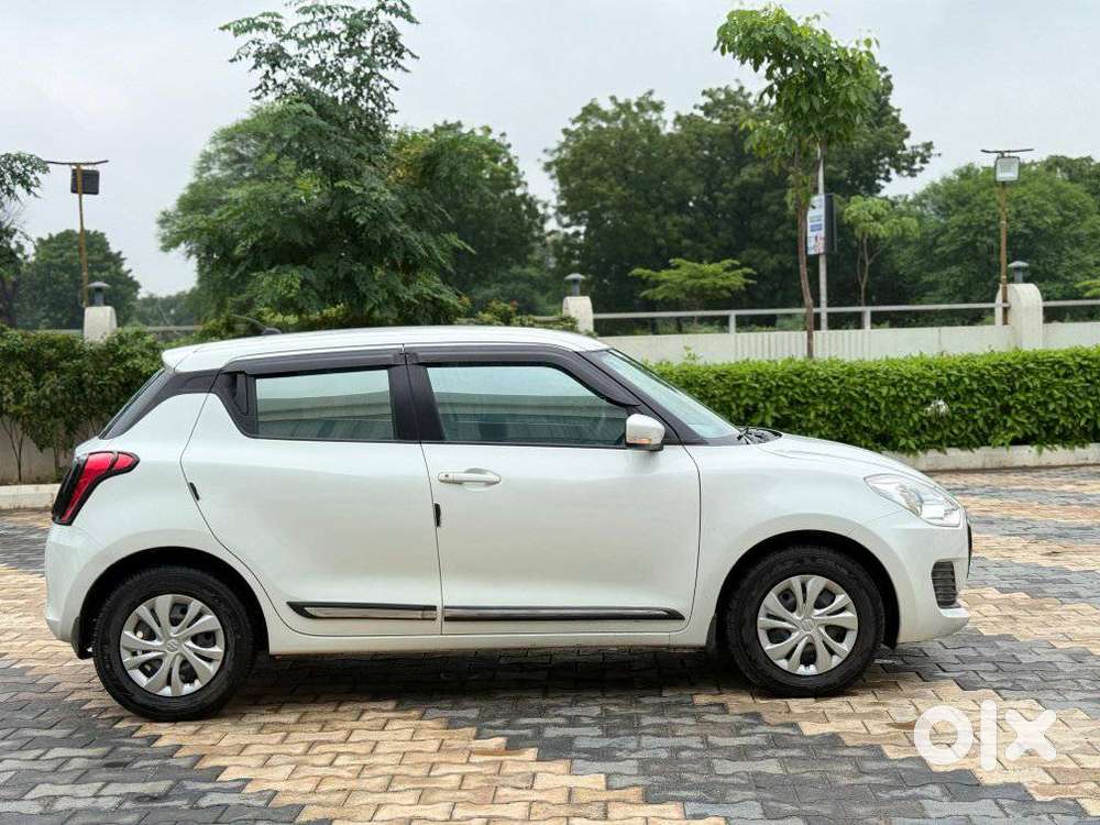 Maruti Suzuki Swift Vxi + Manual, 2020, Cng & Hybrids