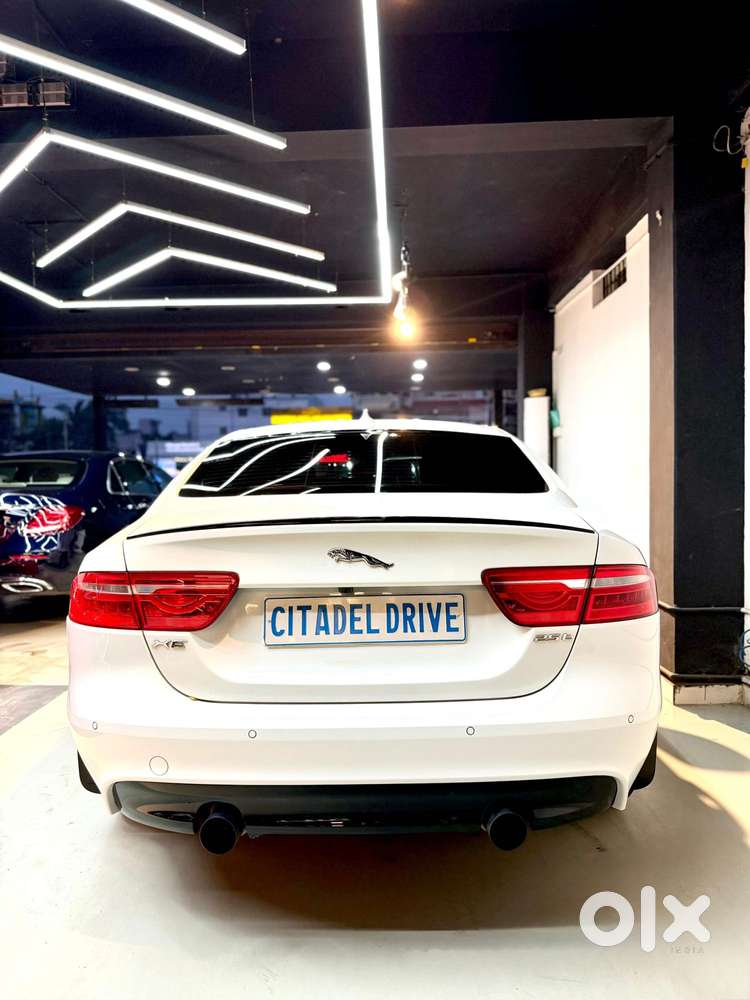 Jaguar Xe Portfolio, 2018, Petrol