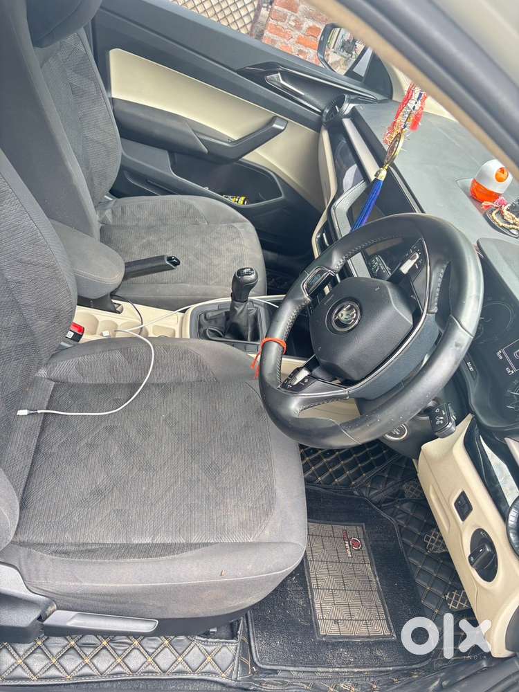 Skoda Slavia Petrol 2025