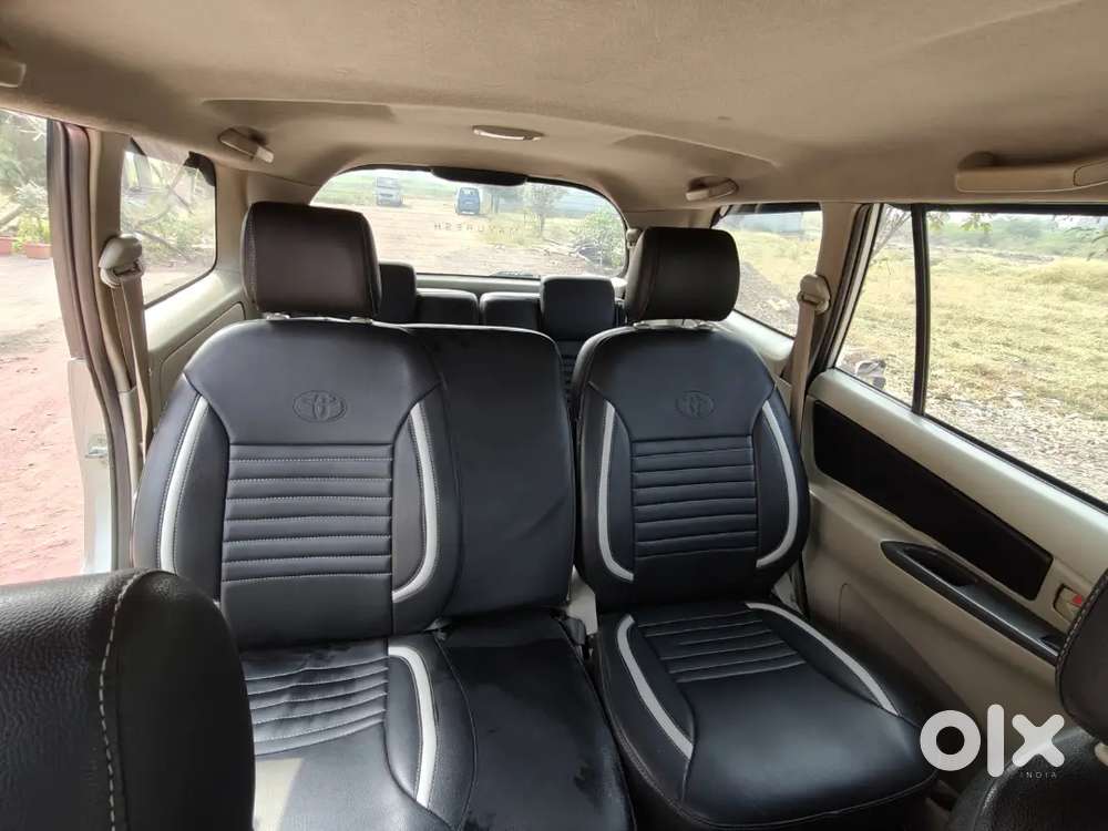 Toyota Innova 2012