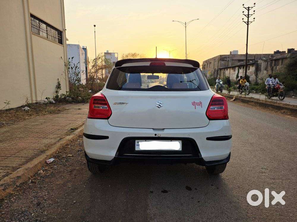 Maruti Suzuki Swift Vxi + Manual, 2023, Petrol