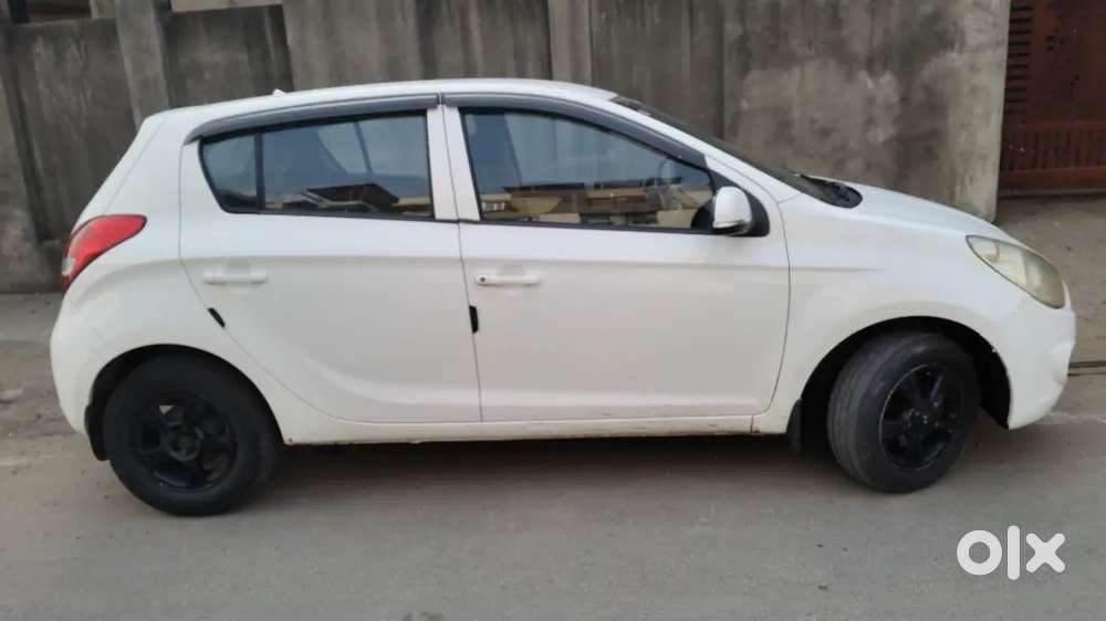 Hyundai I20 Sportz 2012 Diesel Owner-2