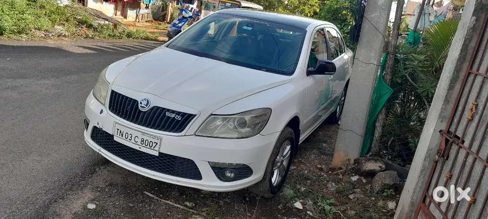Well Maintained Skoda Laura Automatic Diesel 2010